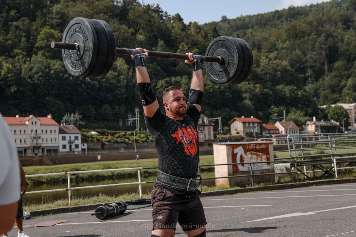 Axle press